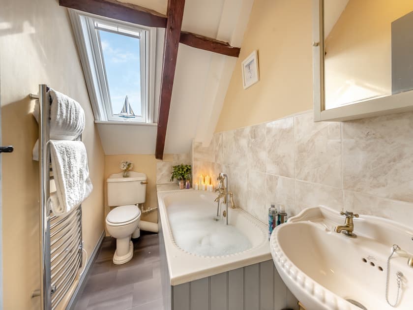 Bathroom | The Old Barn - Norfolk Coastal Cottages, Heacham, near Hunstanton