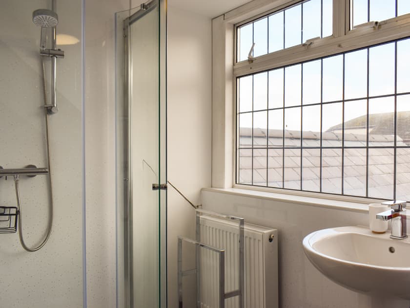 Bathroom | Cliff Top Retreat, Whitby