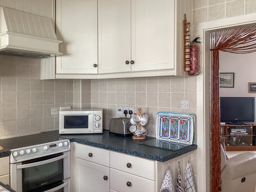Kitchen | Cosy Cottage by the Sea, Cromarty