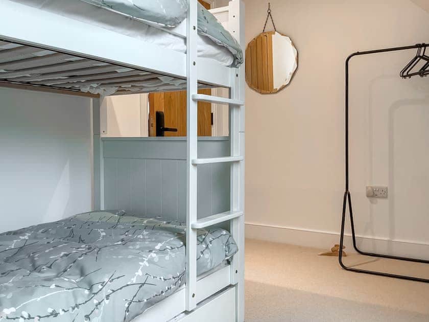 Twin bedroom | Walnut Cottage Barn, Clevedon