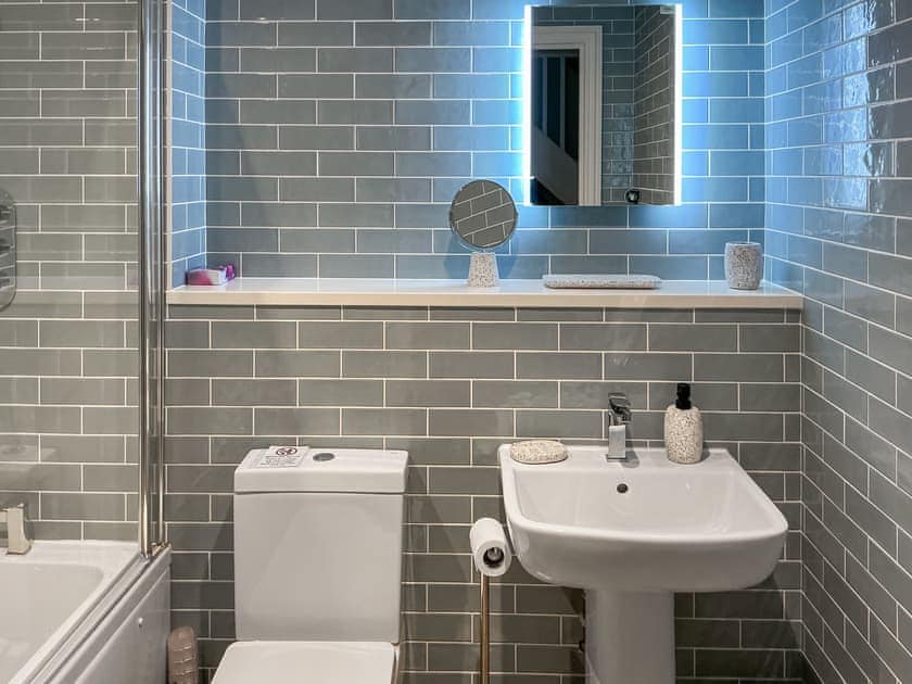 Bathroom | Walnut Cottage Barn, Clevedon