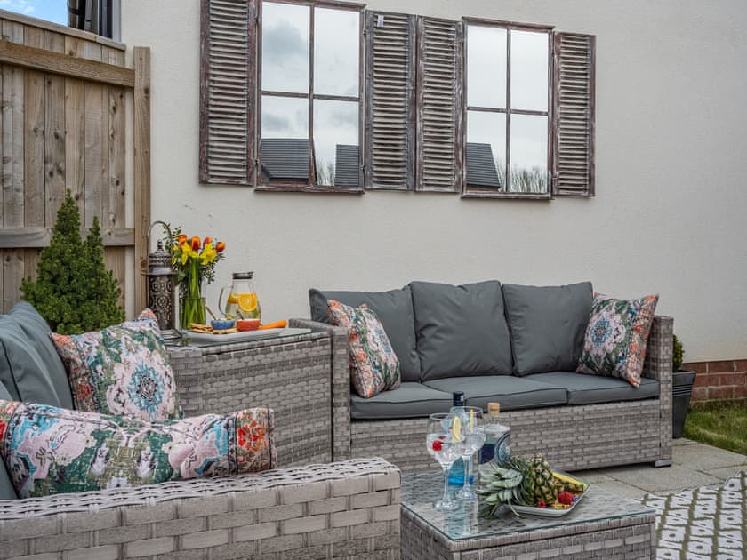 Sitting-out-area | Sea Glass, Amble, near Warkworth