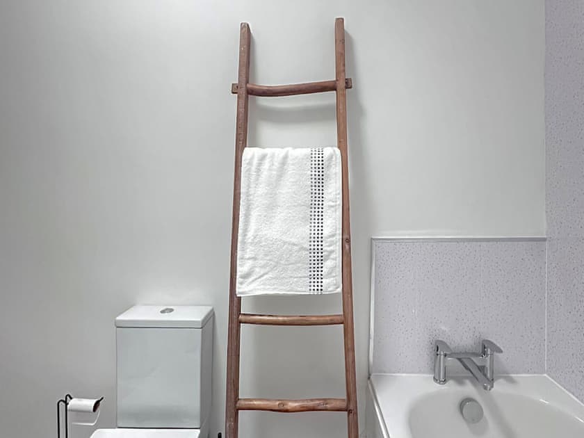 Bathroom | Follonsby Foal Cottage, East Boldon, near Newcastle