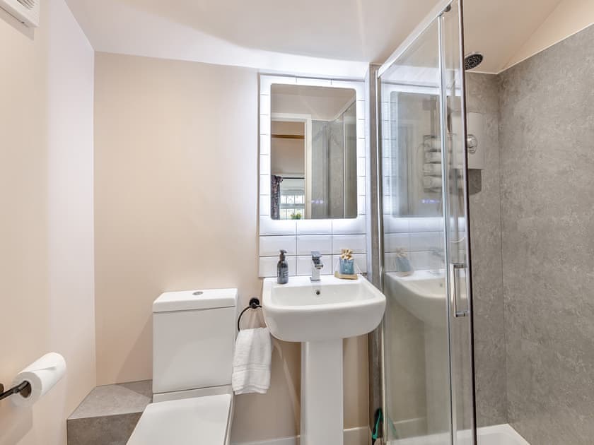 Bathroom | The Cottage At Number One, Mold and the Clwydian Range