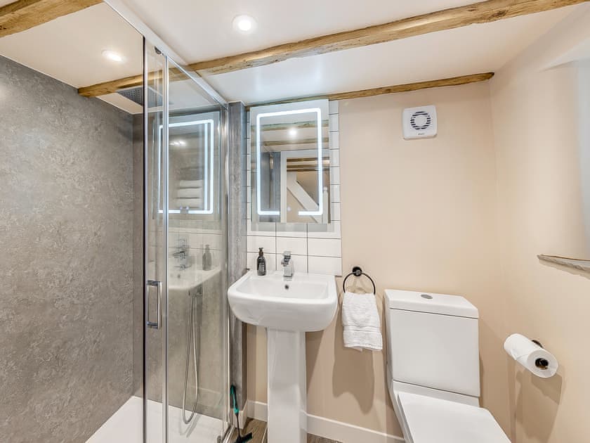 Bathroom | The Cottage At Number One, Mold and the Clwydian Range