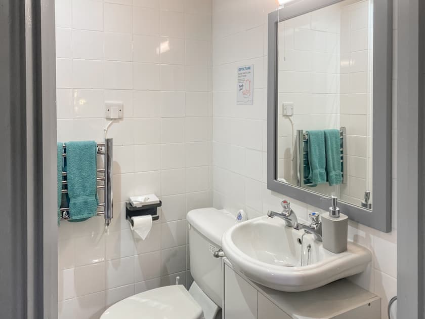 Bathroom | Goonearl Cottage, Redruth
