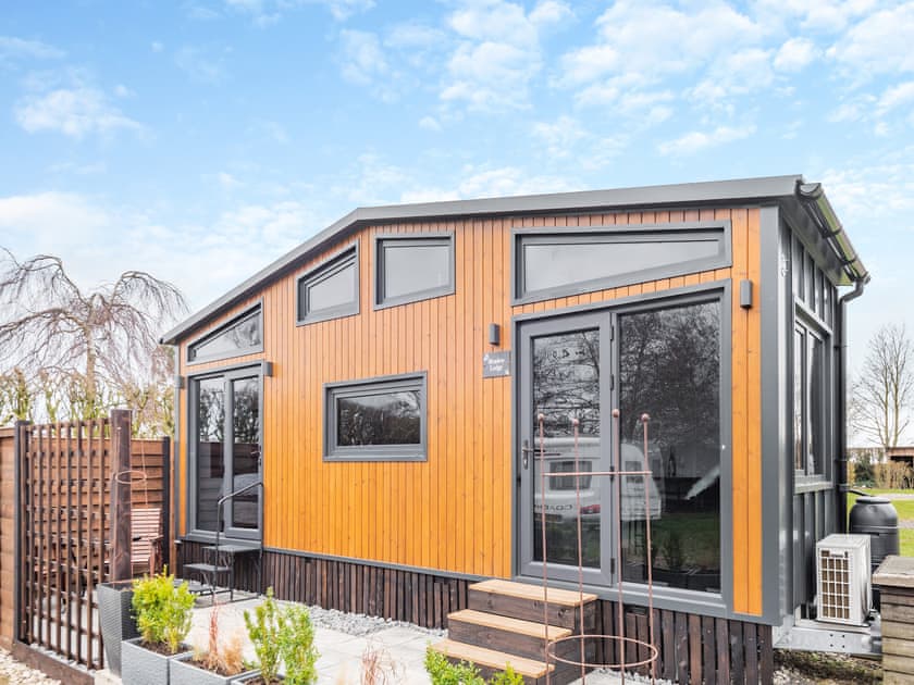 Exterior |  Meadow Lodge - Ailby Retreats, Ailby
