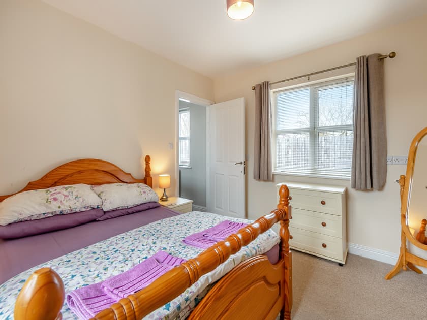 Double bedroom | Primrose Cottage - Ailby Retreats, Ailby