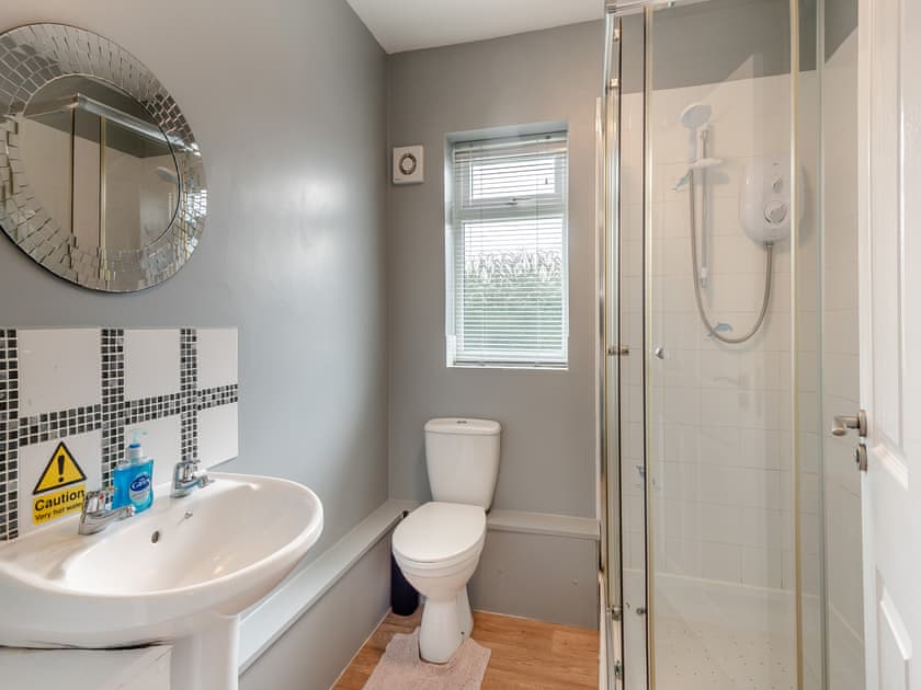 Bathroom | Primrose Cottage - Ailby Retreats, Ailby