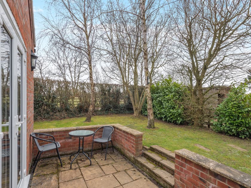 Sitting-out-area | Primrose Cottage - Ailby Retreats, Ailby
