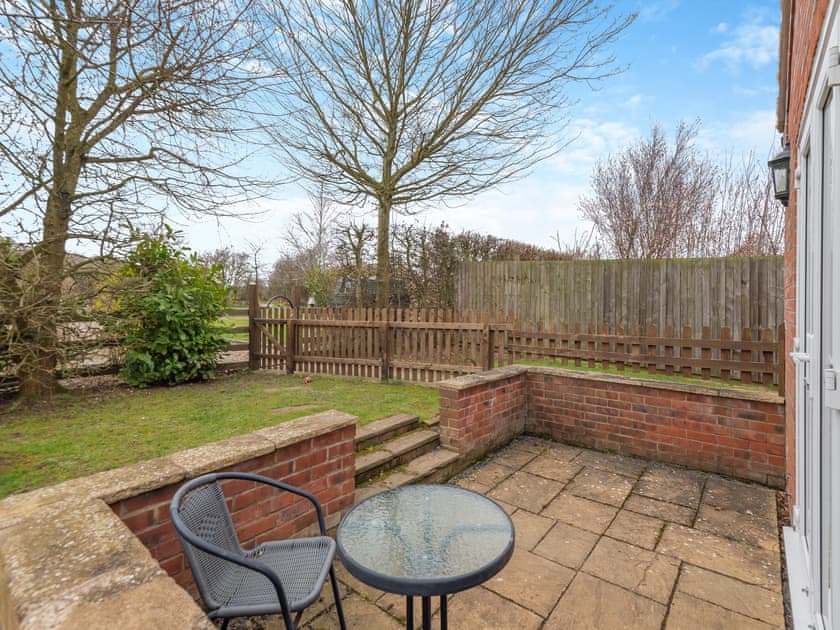 Sitting-out-area | Primrose Cottage - Ailby Retreats, Ailby
