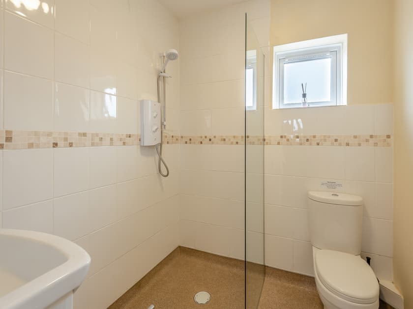 Bathroom | Potting Shed - Ailby Retreats, Ailby