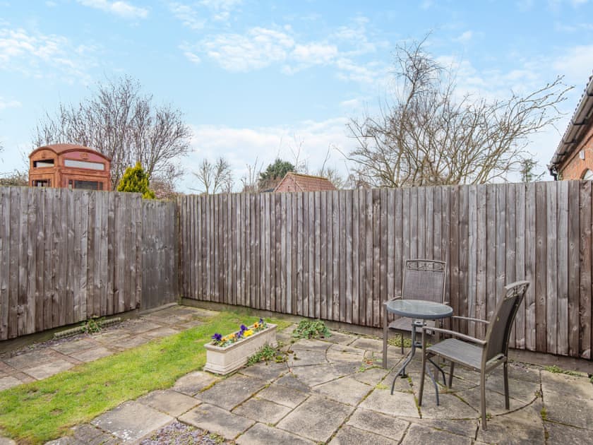 Sitting-out-area | Potting Shed - Ailby Retreats, Ailby
