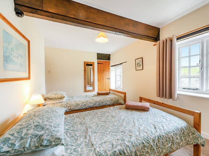 Twin bedroom | Granary Cottage - Cleave Farm, Chittlehampton, near Umberleigh