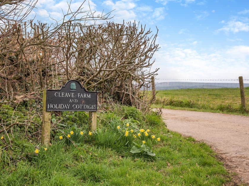 Driveway | Granary Cottage - Cleave Farm, Chittlehampton, near Umberleigh
