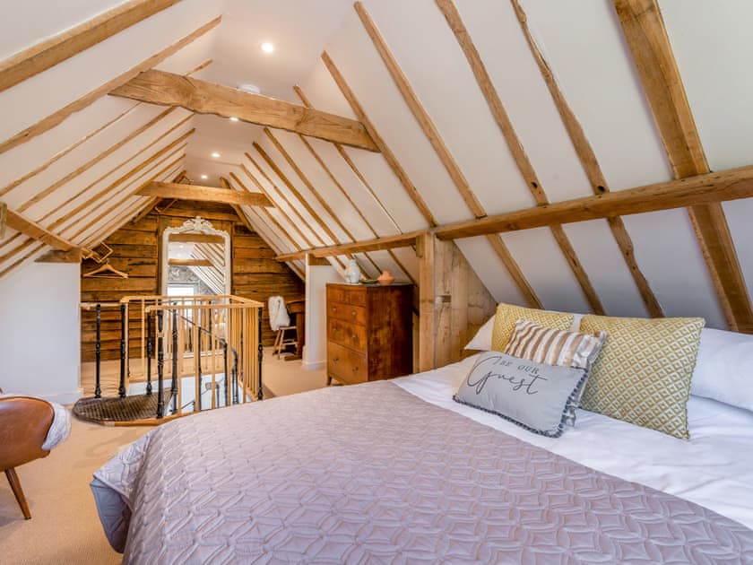 Double bedroom | The Manor Pen - New Shelve Farm Holidays - New Shelve Farm Holidays, Lenham, near Maidstone