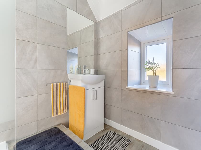 Bathroom | Smiddy Cottage, Portmahomack