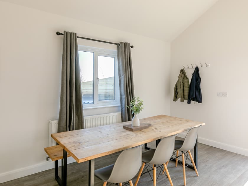 Dining Area | Lodge 2 - Fieldview Fishery, Saltfleetby