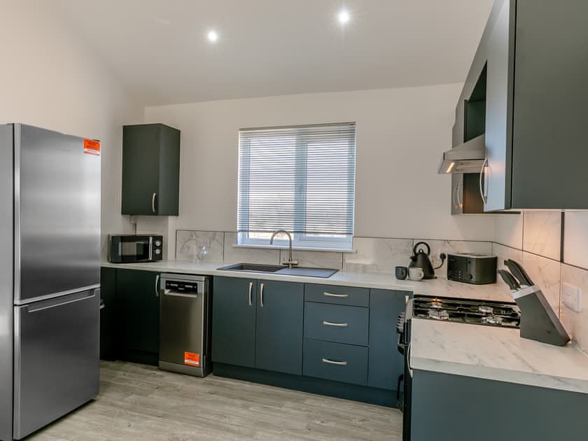 Kitchen | Lodge 2 - Fieldview Fishery, Saltfleetby