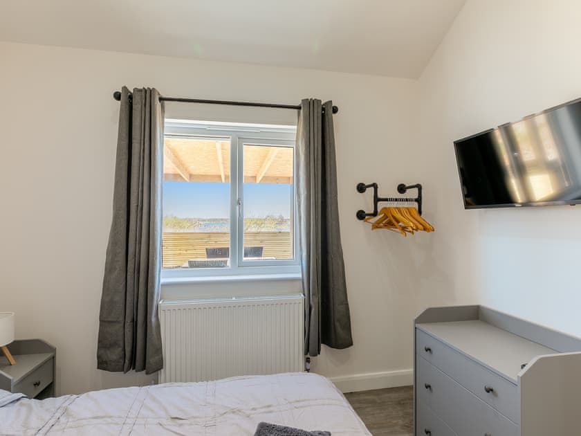 Double bedroom | Lodge 2 - Fieldview Fishery, Saltfleetby