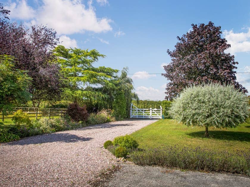 Driveway | Broadoak Barn, Ellesmere