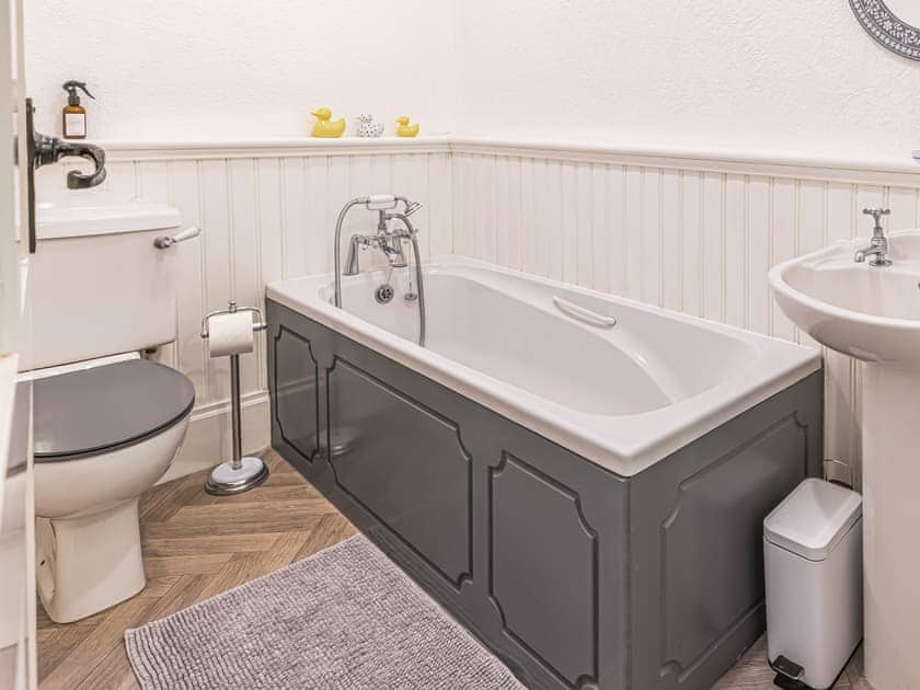 Bathroom | Lodge Farm Cottage, Haworth