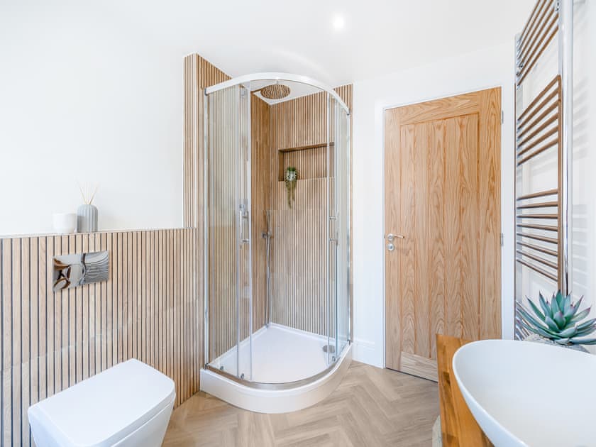 Bathroom | Castle View Apartment - Drury Lane, Lincoln