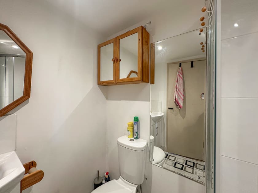 Bathroom | The Old Tack Room - Hoopers Holidays, Tilshead