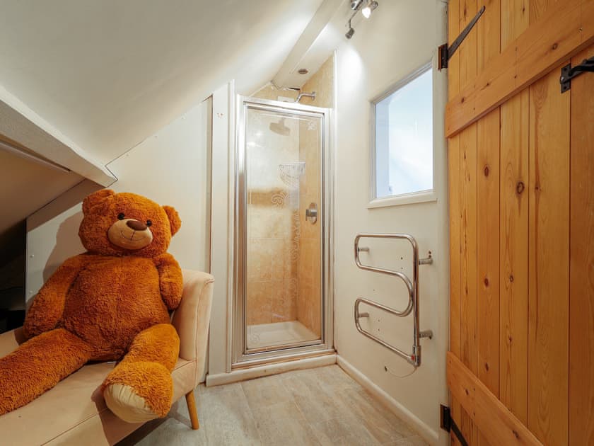 Bathroom | The Old Tack Room - Hoopers Holidays, Tilshead