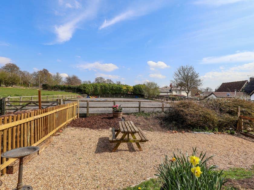 Sitting-out-area | The Old Tack Room - Hoopers Holidays, Tilshead