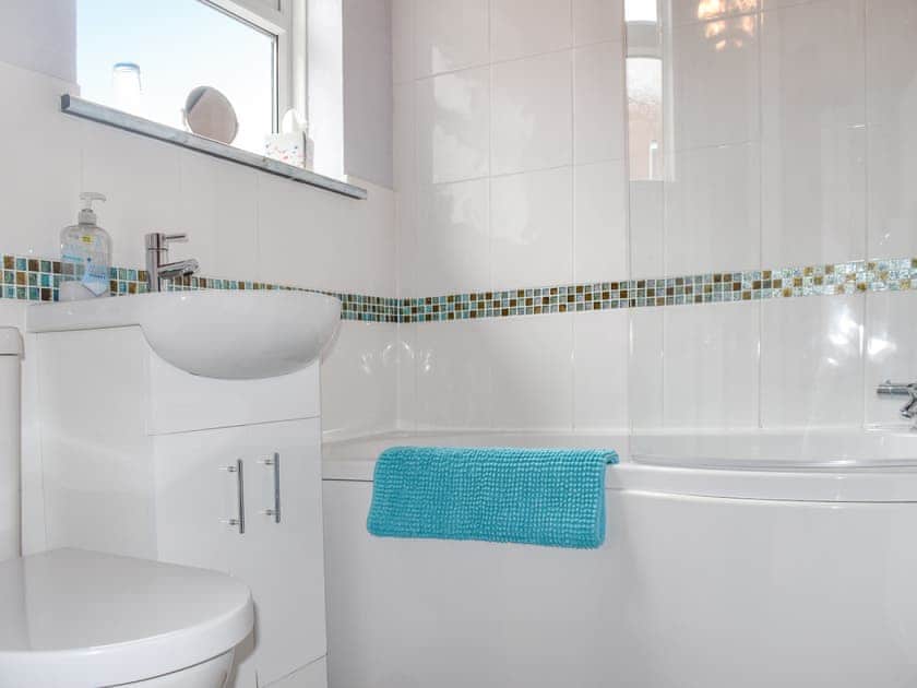 Bathroom | Kathys Cottage, Kings Lynn