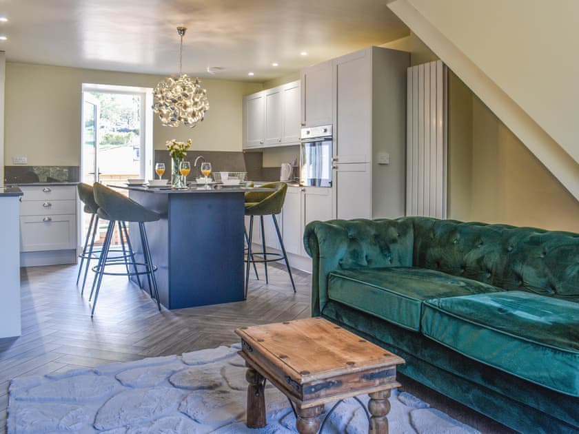 Open plan living space | Brun Cottage, Worsthorne