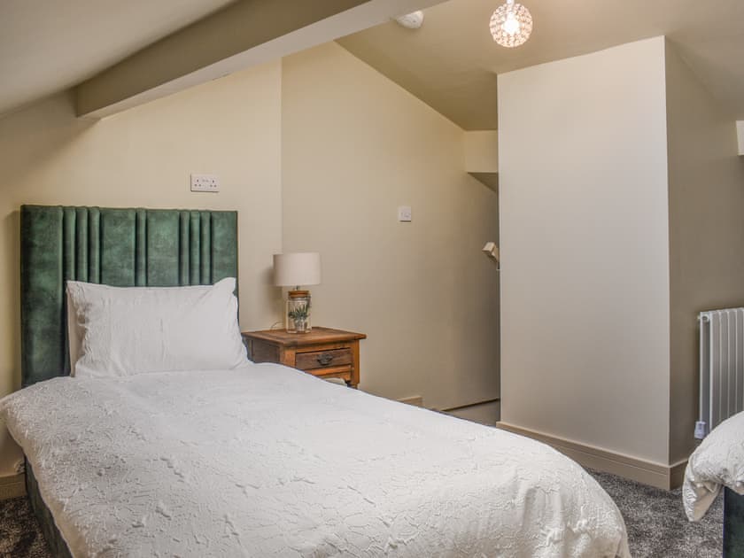 Twin bedroom | Brun Cottage, Worsthorne