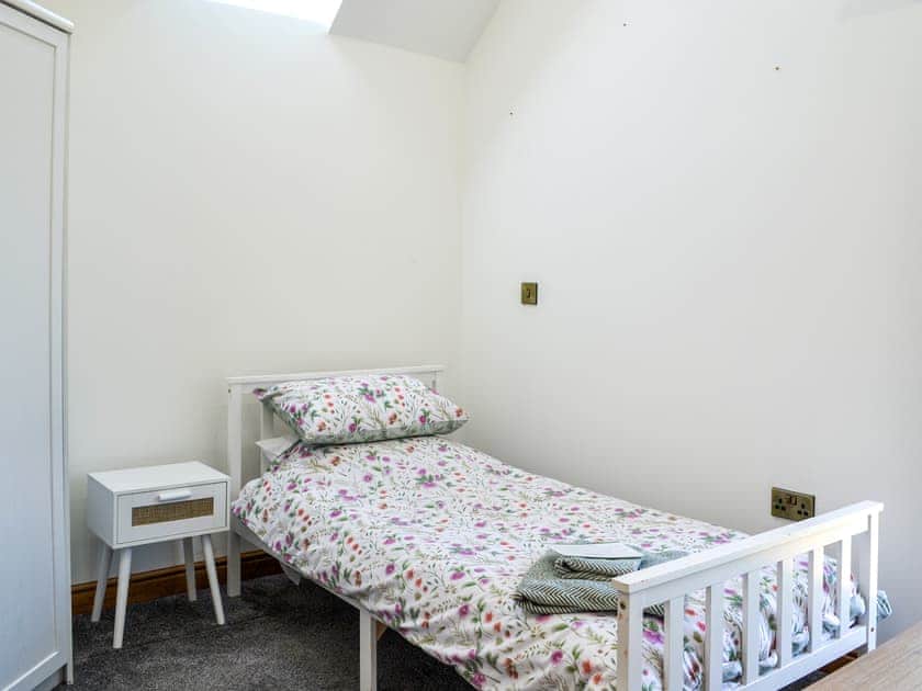 Single bedroom | Cart House - Clapham Holme Farm Cottages, Great Hatfield, near Hull
