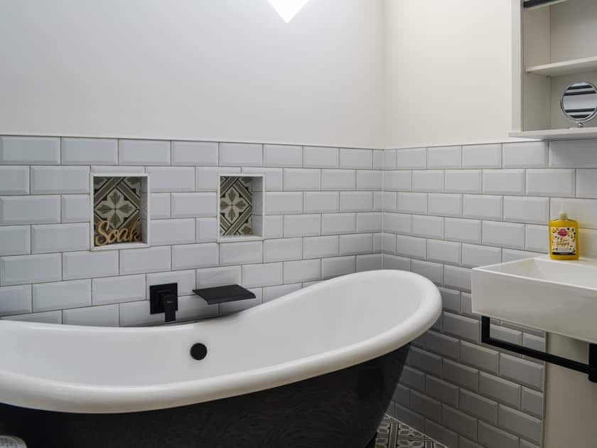 Bathroom | Cart House - Clapham Holme Farm Cottages, Great Hatfield, near Hull