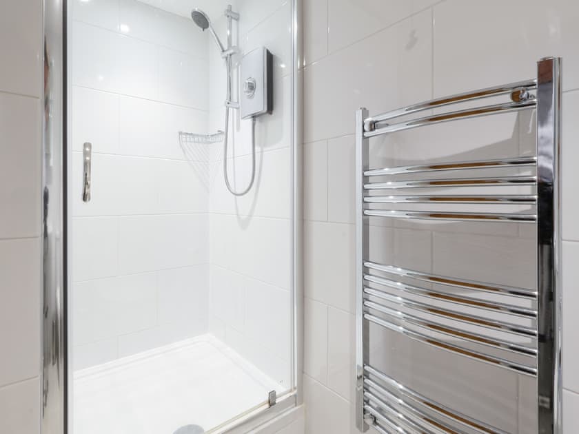 Bathroom | Court Cottage - Little Court Cottages, Gloucester