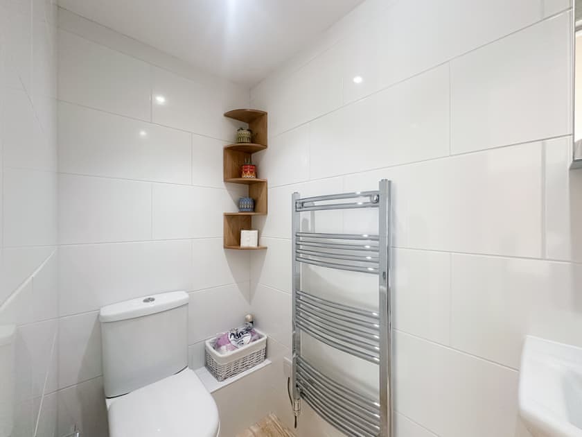 Bathroom | Little Cottage - Little Court Cottages, Gloucester