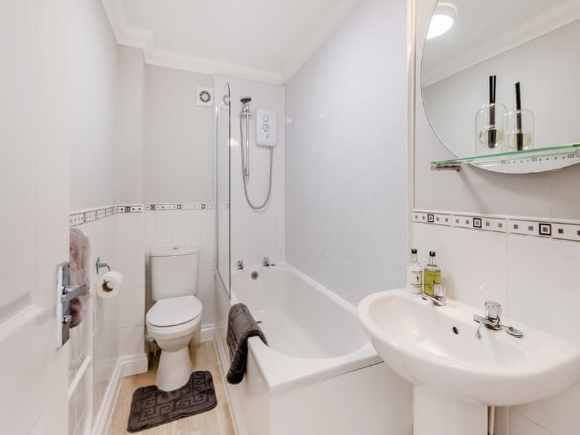 Bathroom | Anglers Haven - Everglades Caravan Park and Lodges, Denver, King’s Lynn