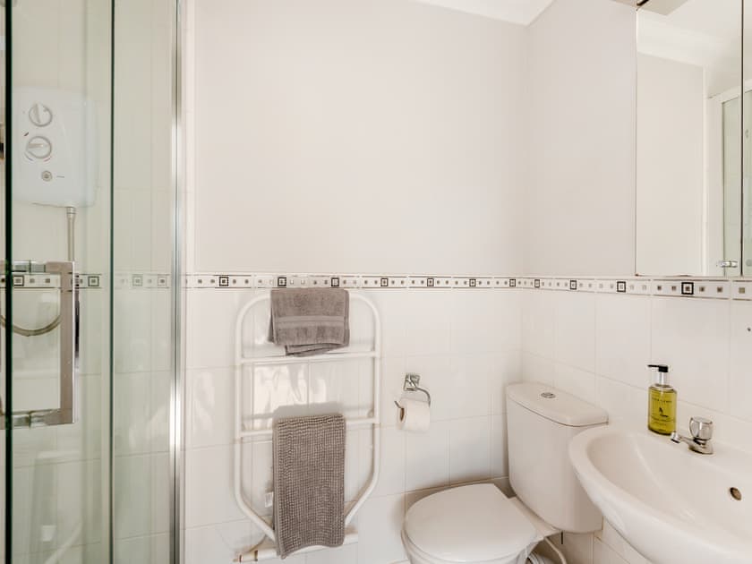 Bathroom | Anglers Haven - Everglades Caravan Park and Lodges, Denver, King’s Lynn