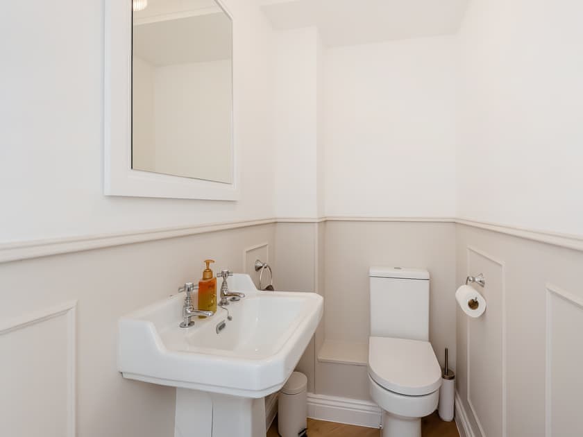 Bathroom | Anglers Haven - Everglades Caravan Park and Lodges, Denver, King’s Lynn