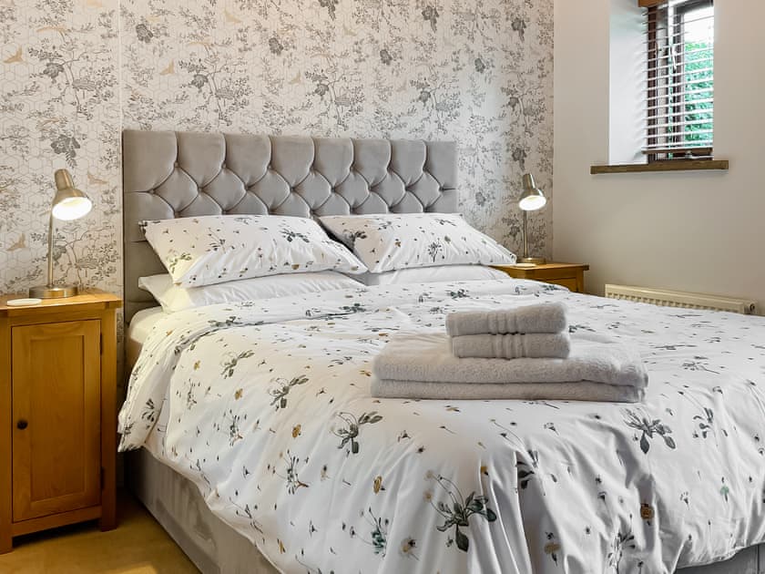 Double bedroom | Kimlin Cottage - Kimlin Cottage and Jenny Spring, High Yedmandale near West Ayton