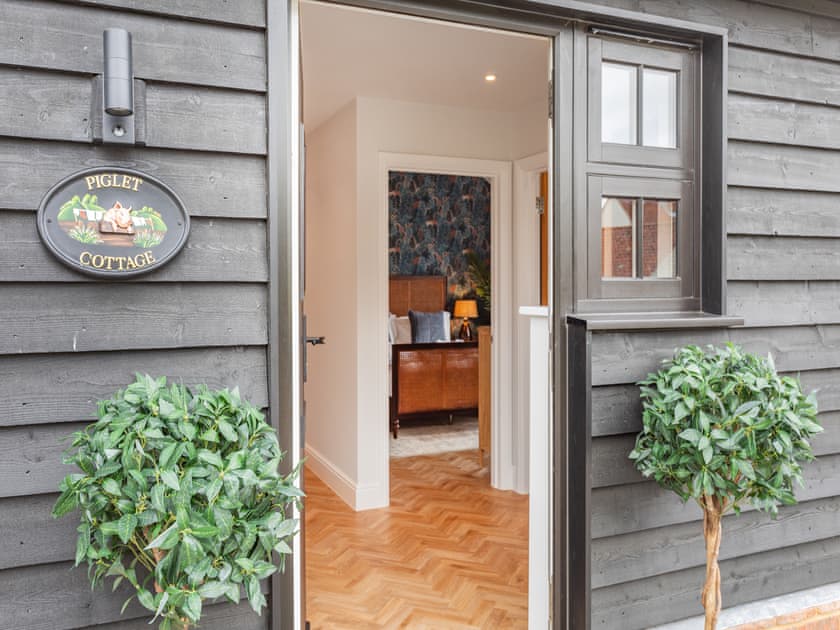 Exterior | Piglet Cottage - Wiggles and Piggles, Wimbish