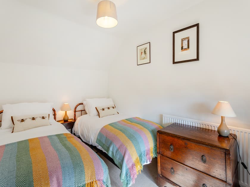 Twin bedroom | Rookery Cottage, St Neots