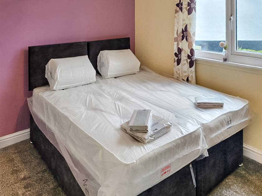 King-size bed can be separated into 2 single beds | Adderstone Folly, Belford