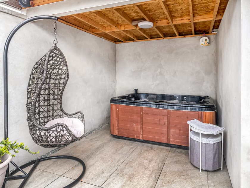 Hot tub | Queensway, scarborough
