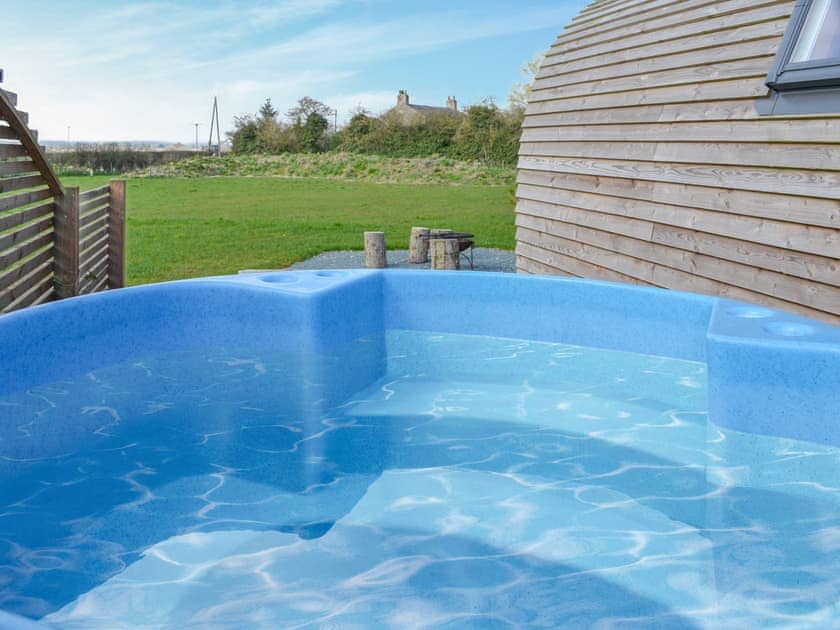 Hot tub | Husk - Kelk Beck Glamping, Kelk, near Driffield