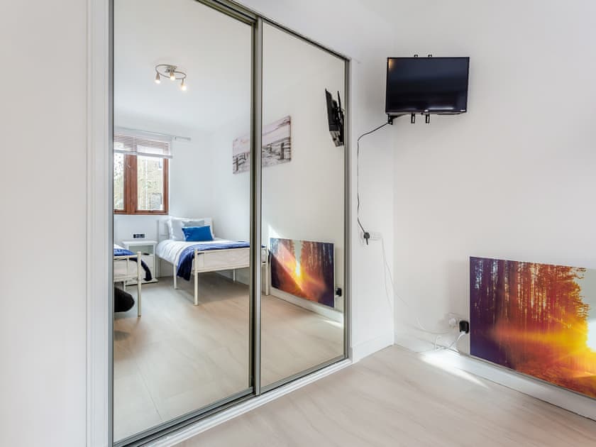 Twin bedroom | Failte Luxury Apartment, Inverness