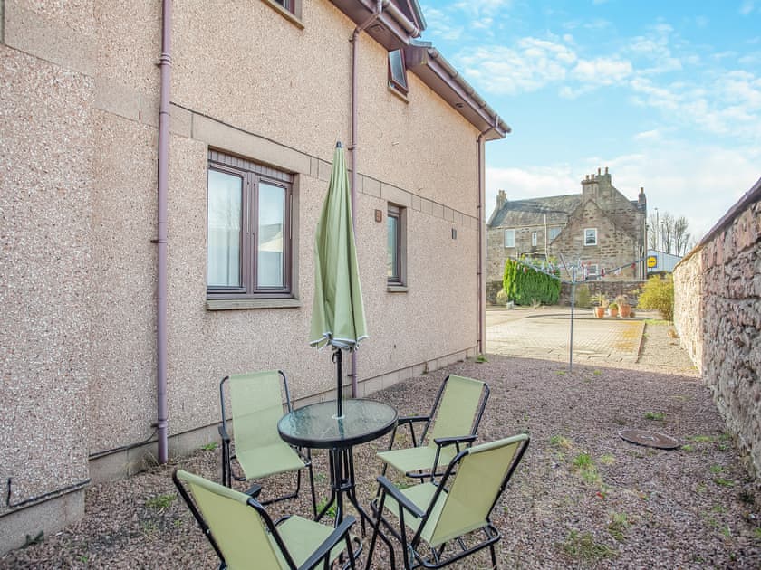 Sitting-out-area | Failte Luxury Apartment, Inverness