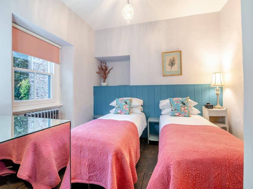 Twin bedroom | Rock House, Wells