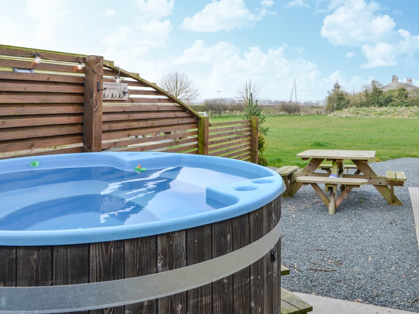 Hot tub | Mischief - Kelk Beck Glamping, Kelk, near Driffield